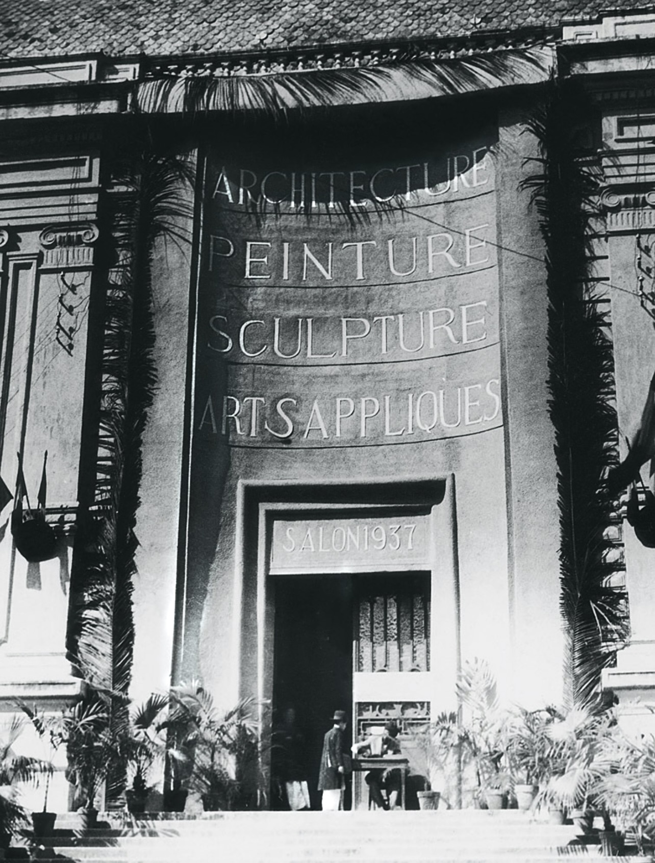 Entrance to the 1937 Salon, Annamite society of encouragement for the arts and industry, according to architect Hoang Nhu Tiep’s project