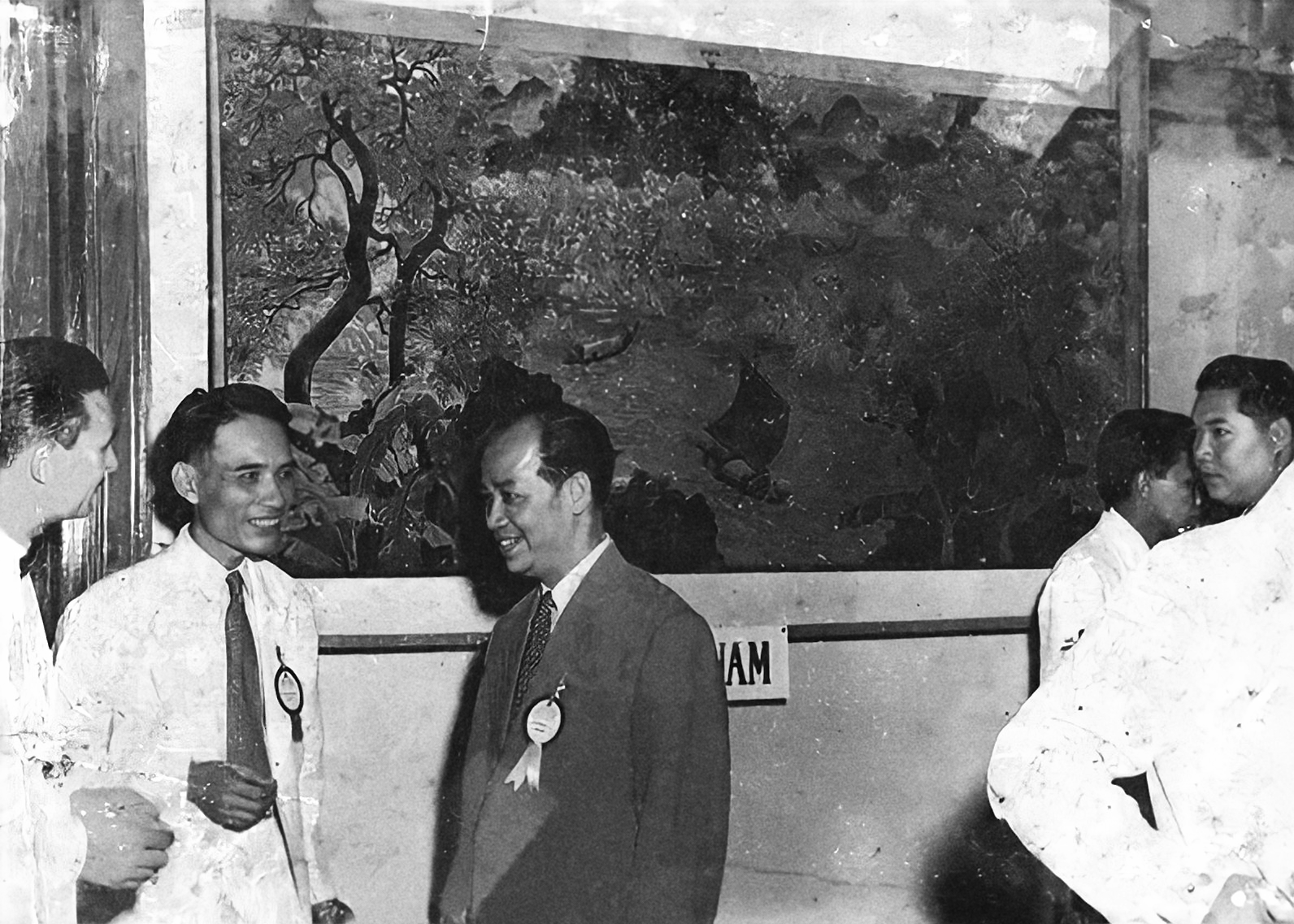 Pham Hau in front of his lacquer on exhibition in Thailand in October 1953.