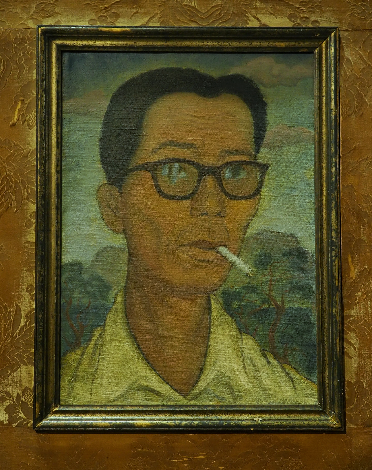 Mai Trung Thu (Vietnam, 1906-1980)
Self-portrait with glasses
Original frame of the artist
Oil on canvas
45 x 32 cm. (
Painted Around 1950