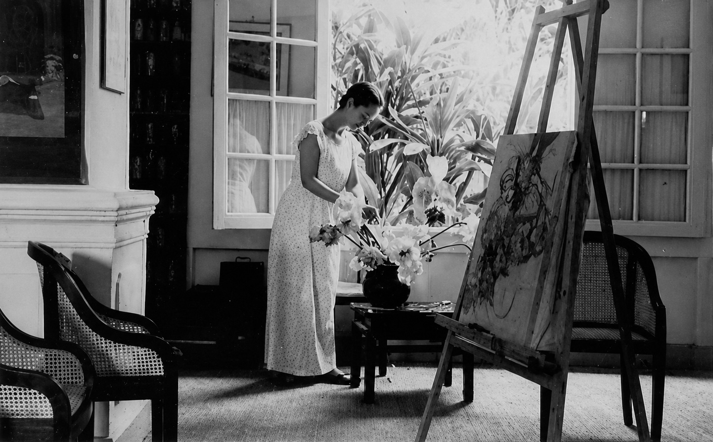 Alix Aymé in her Hanoi studio, around 1932