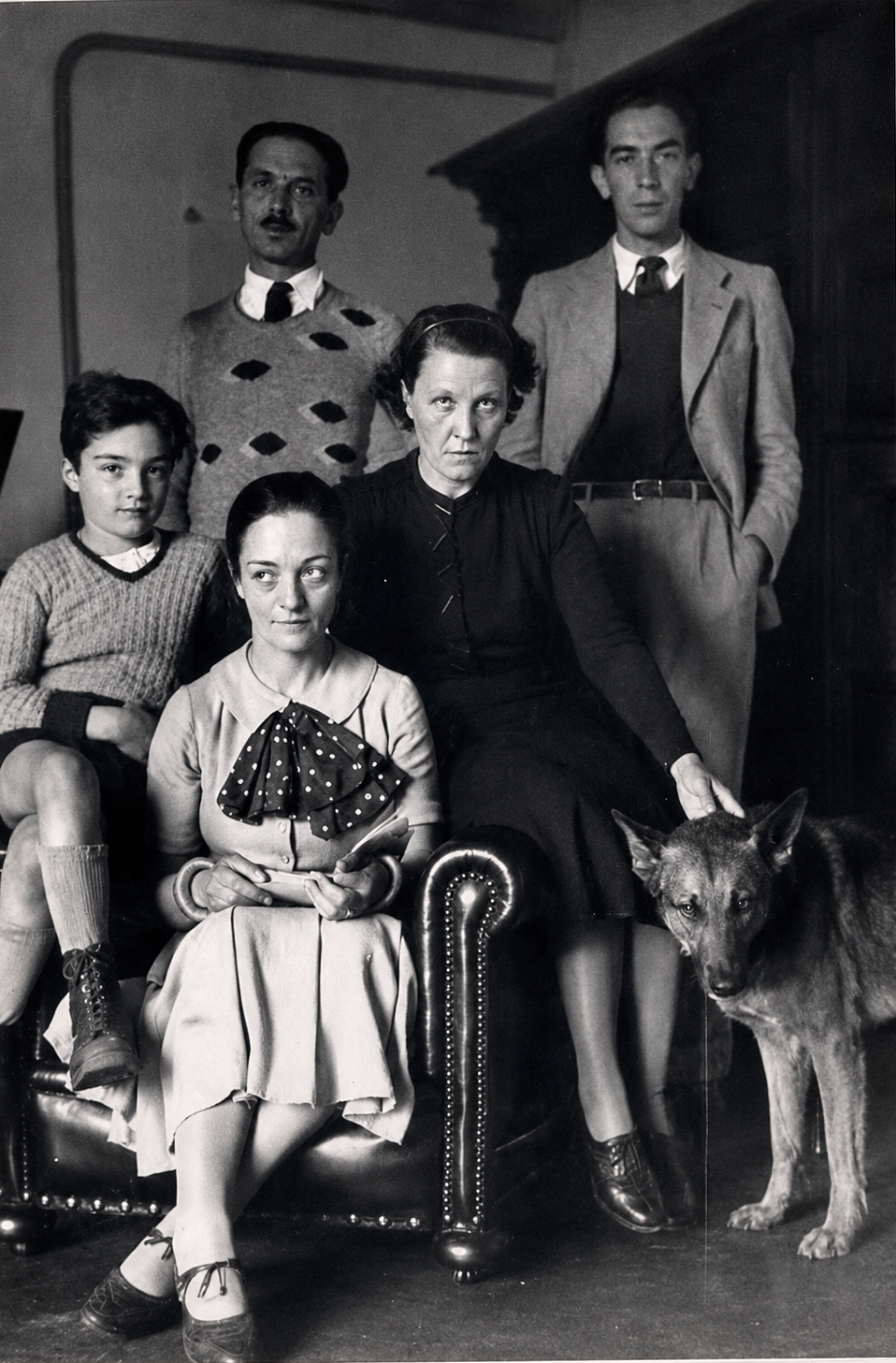 The Aymé family at their home in Dole, Jura, 1931.

Top left: General Aymé; top right: Marcel Aymé; centre left: Michel, Marcel Aymé’s son; centre right: Marcel Aymé’s wife; seated: Alix Aymé.